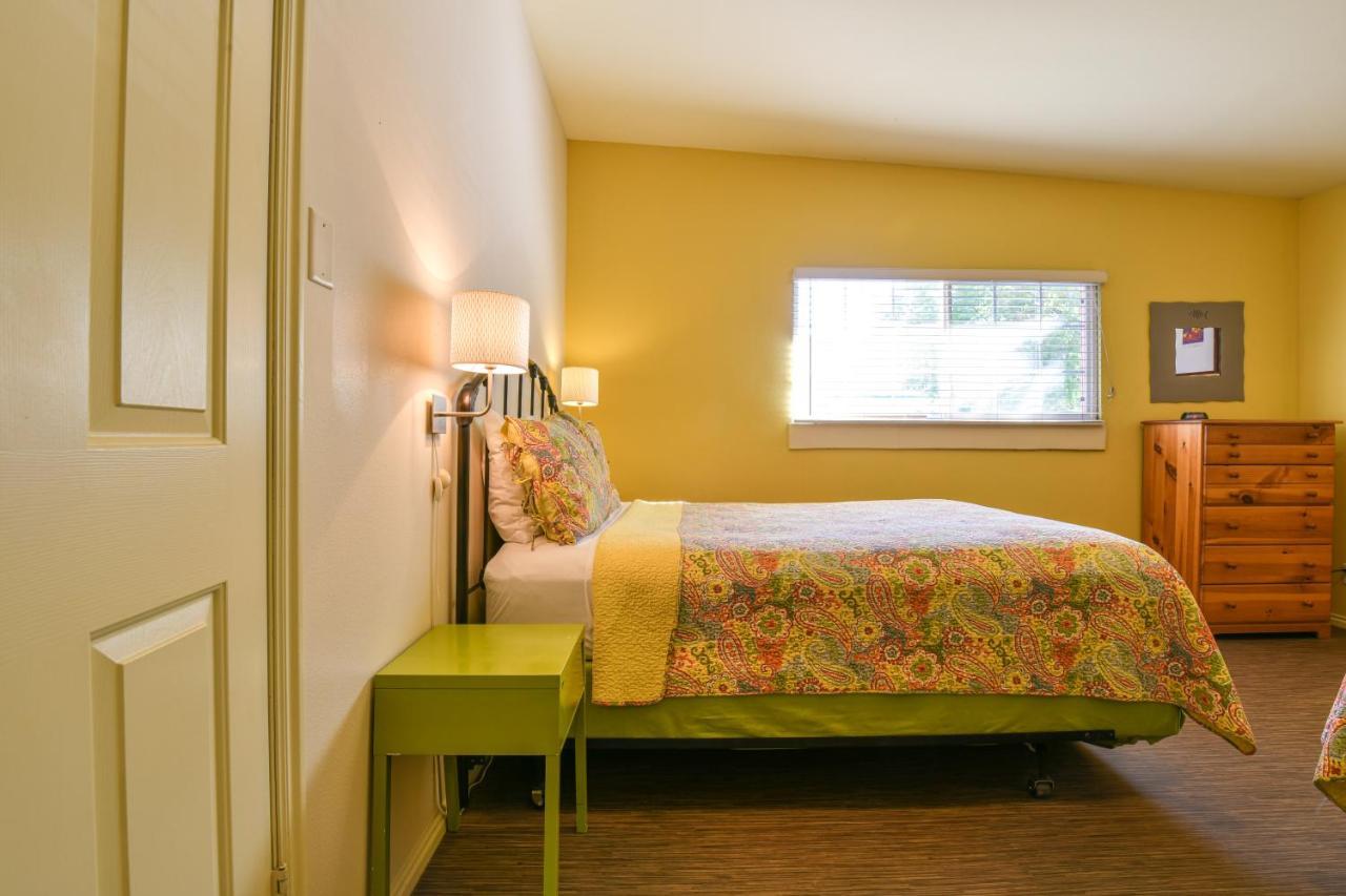 Inn 1 - Downtown 1 Bedroom Unit, Sleeps 6 With Shared Hot Tub Moab Zewnętrze zdjęcie
