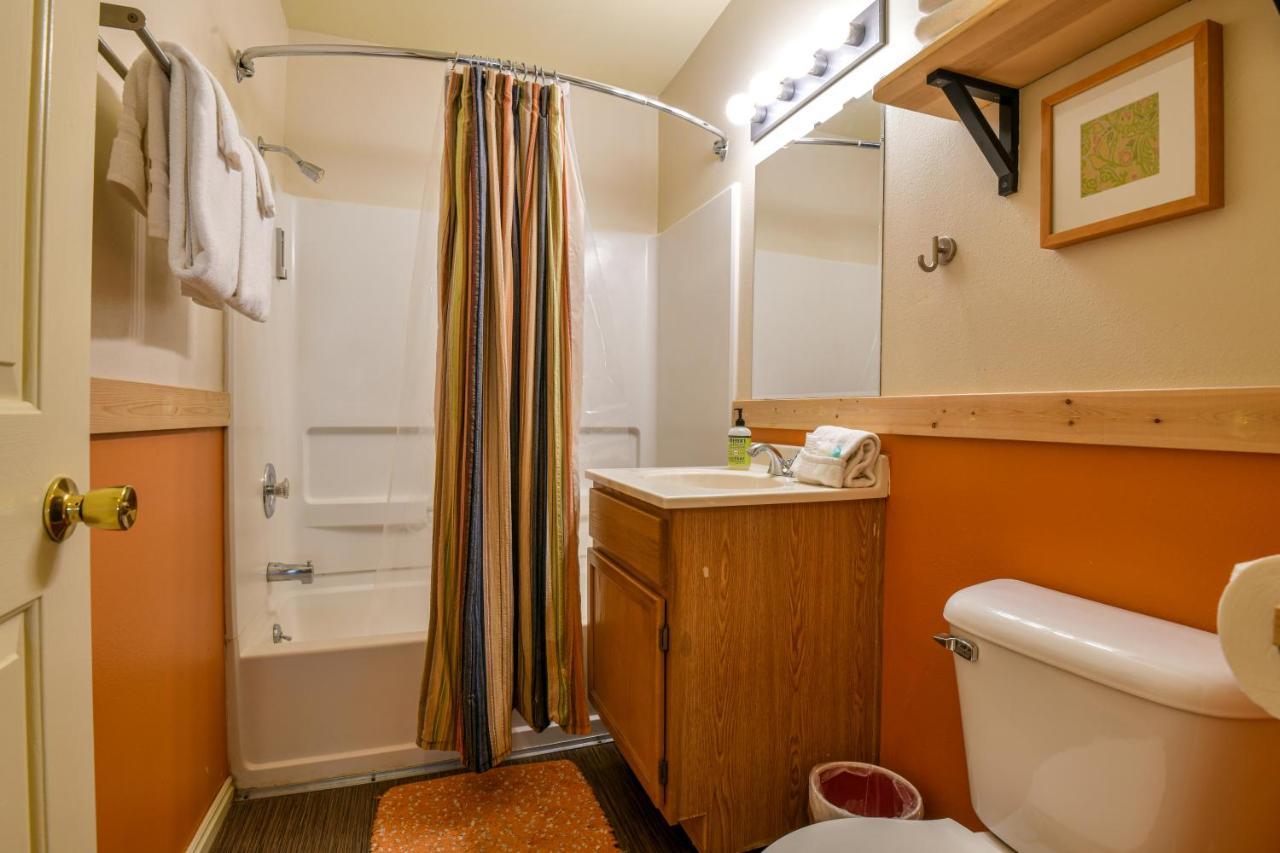 Inn 1 - Downtown 1 Bedroom Unit, Sleeps 6 With Shared Hot Tub Moab Zewnętrze zdjęcie