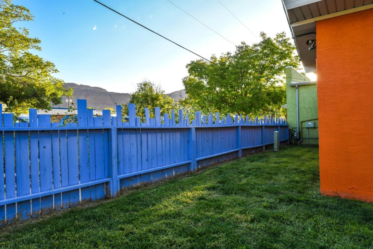 Inn 1 - Downtown 1 Bedroom Unit, Sleeps 6 With Shared Hot Tub Moab Zewnętrze zdjęcie