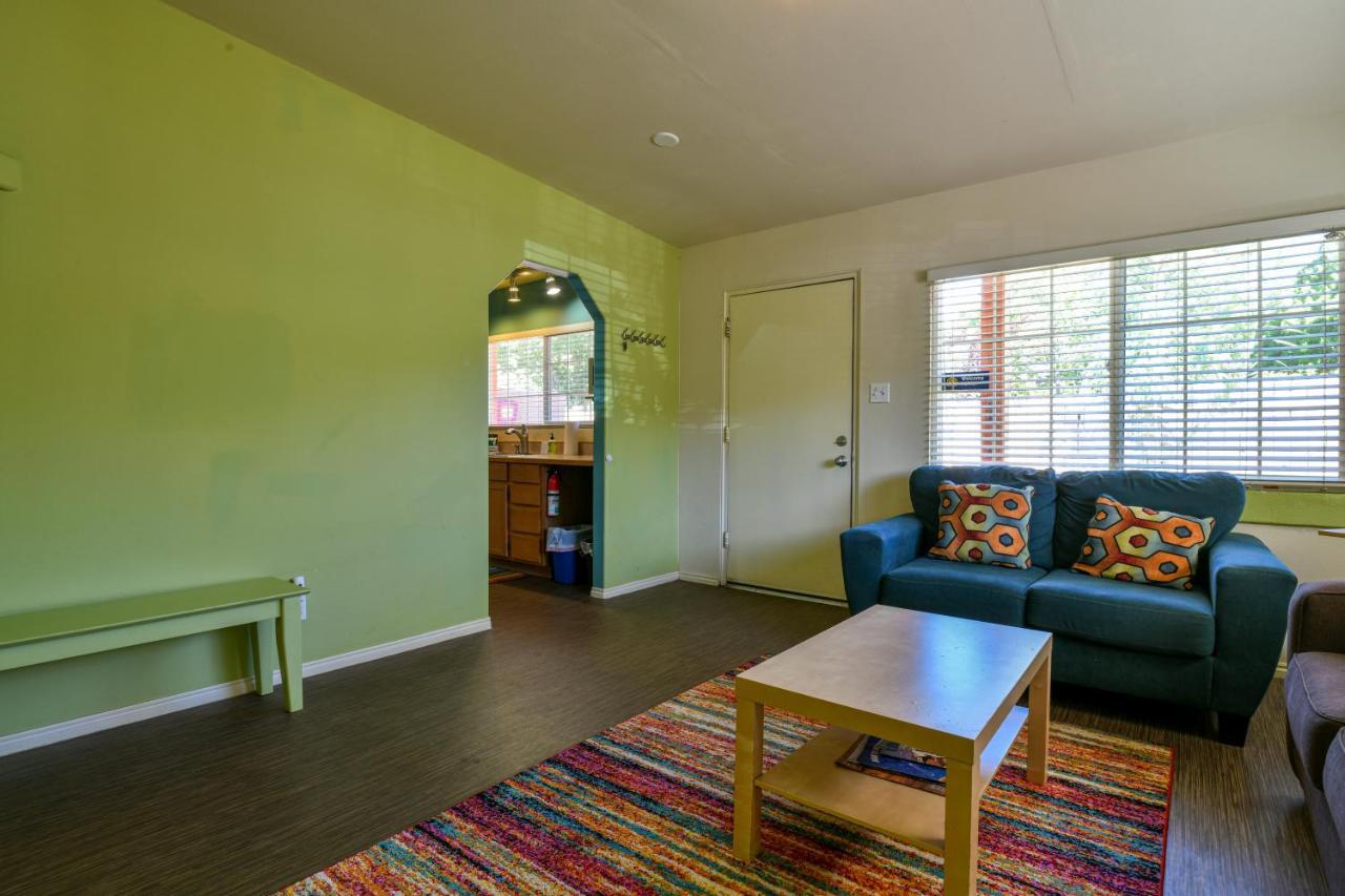 Inn 1 - Downtown 1 Bedroom Unit, Sleeps 6 With Shared Hot Tub Moab Zewnętrze zdjęcie